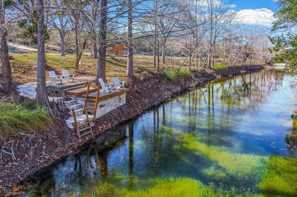 7000 McGregor Lane Dripping Springs, TX 78620