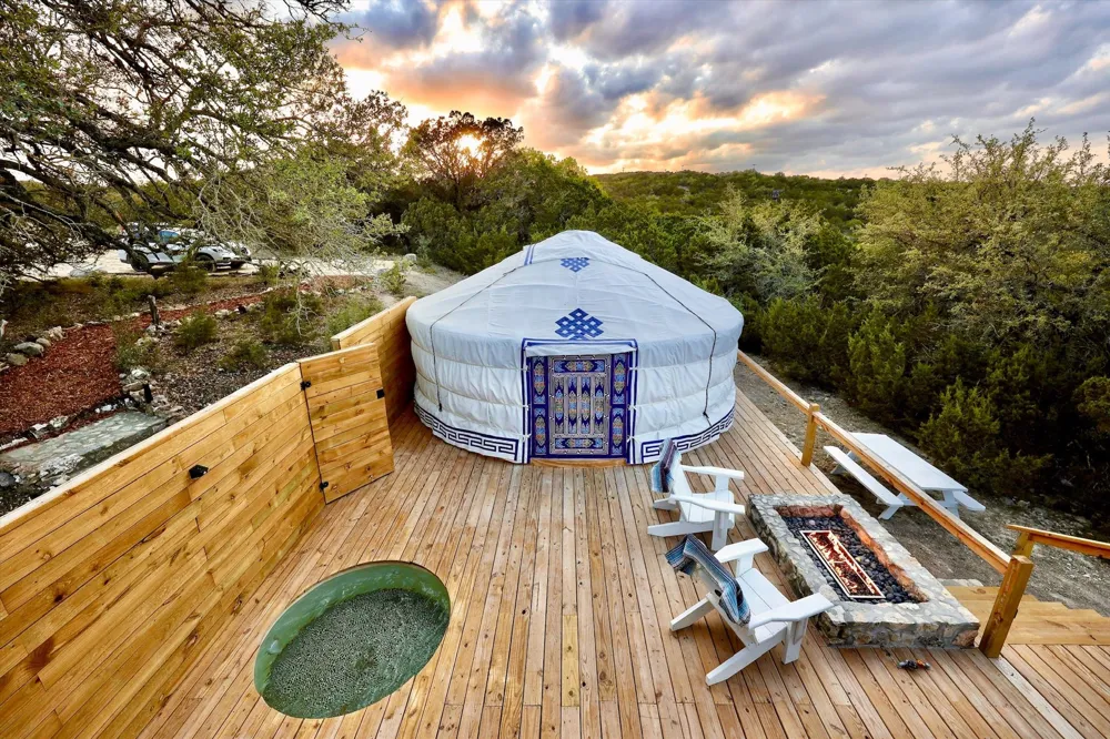 7000 McGregor Lane Dripping Springs, TX 78620