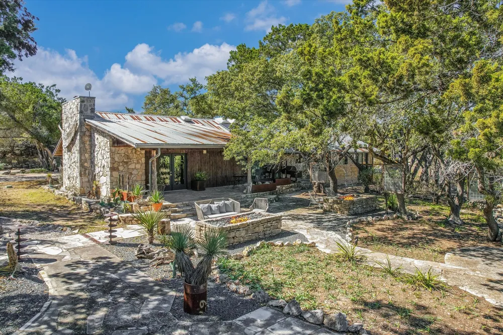 7000 McGregor Lane Dripping Springs, TX 78620