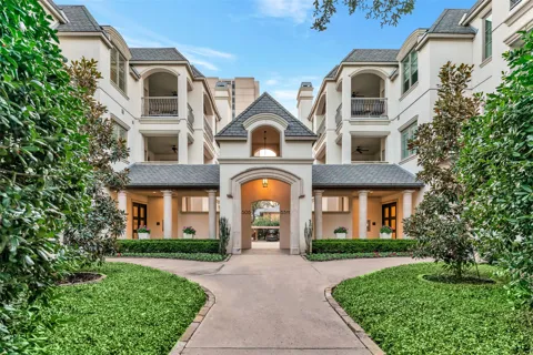 8511 Edgemere Road #201