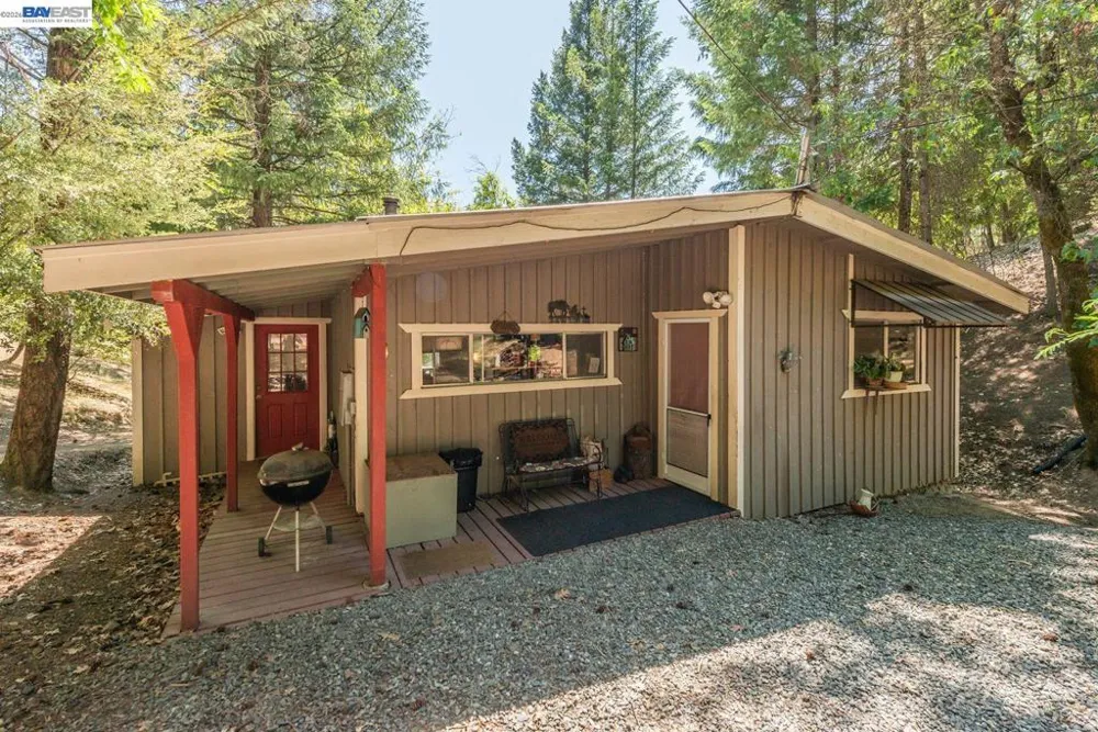 891 Salt Flat Rd Lewiston, CA 96052