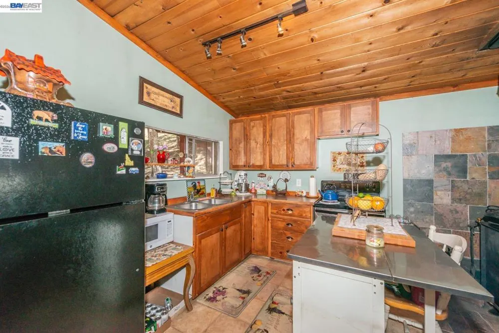 891 Salt Flat Rd Lewiston, CA 96052