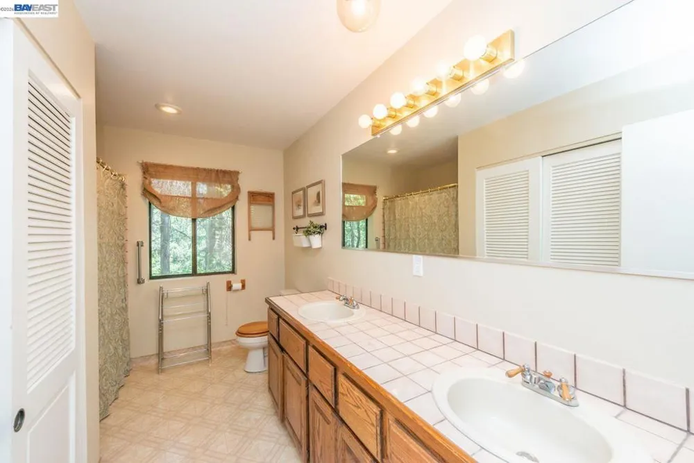 891 Salt Flat Rd Lewiston, CA 96052