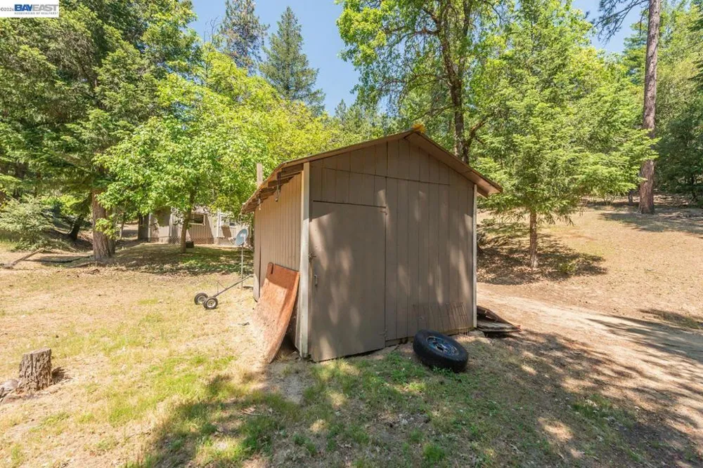 891 Salt Flat Rd Lewiston, CA 96052