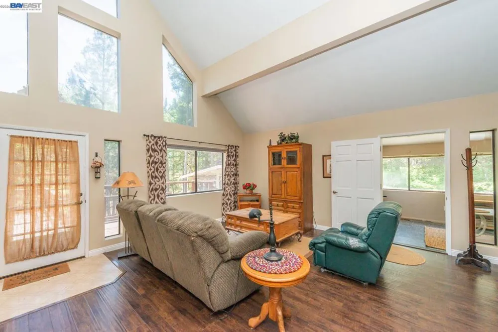 891 Salt Flat Rd Lewiston, CA 96052