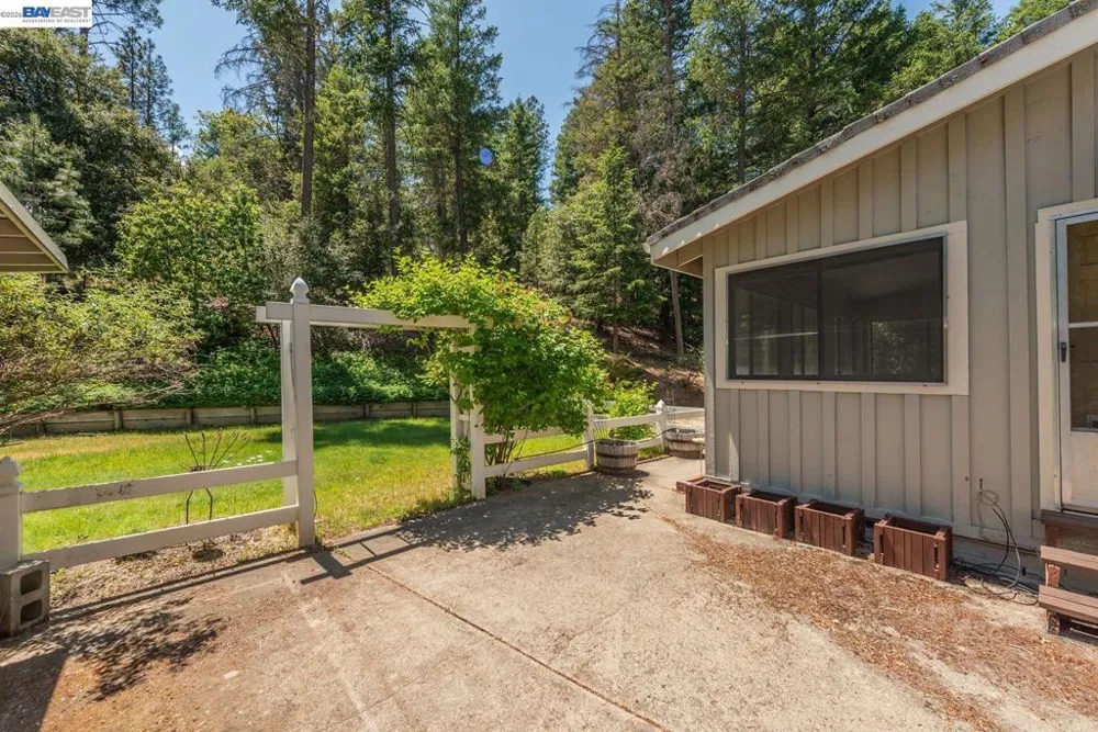 891 Salt Flat Rd Lewiston, CA 96052