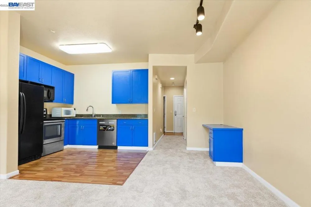1121 40th Street #4201 Emeryville, CA 94608