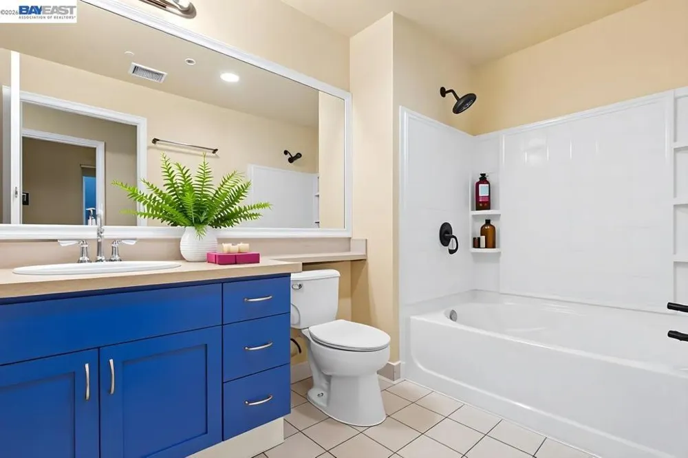 1121 40th Street #4201 Emeryville, CA 94608