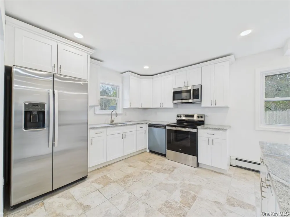 613 Bourdois Avenue Bellport, NY 11713