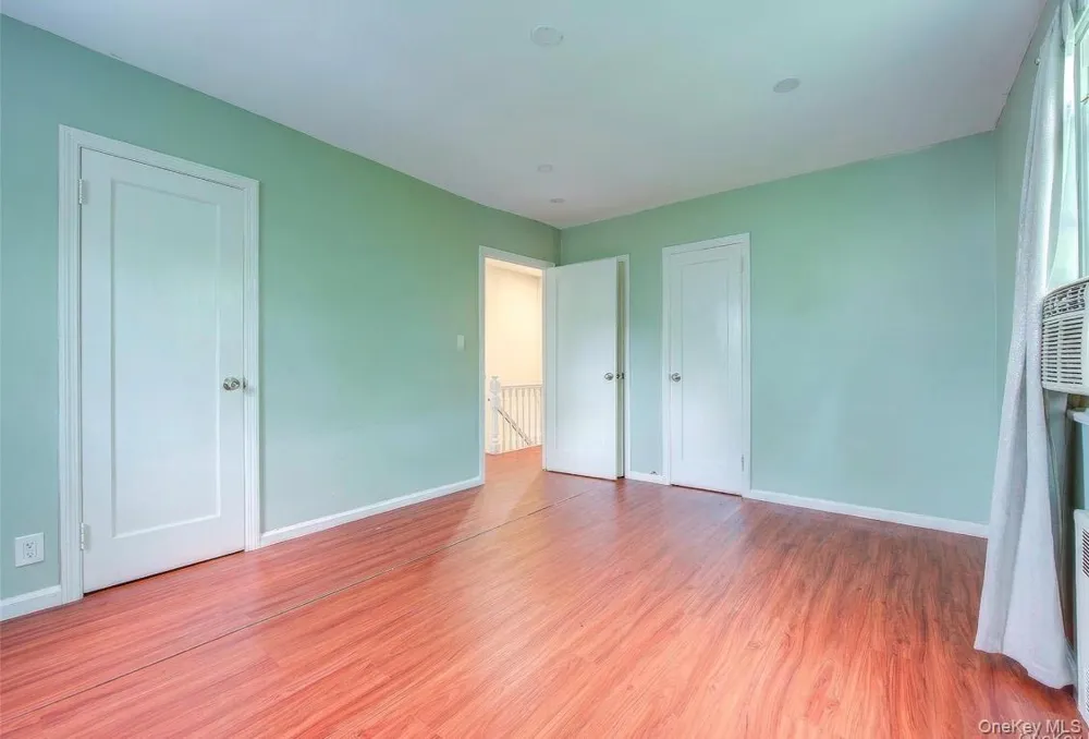 164-38 76th Road Fresh Meadows, NY 11366