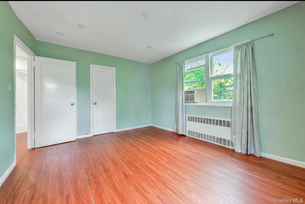 164-38 76th Road Fresh Meadows, NY 11366
