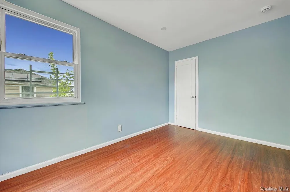 164-38 76th Road Fresh Meadows, NY 11366
