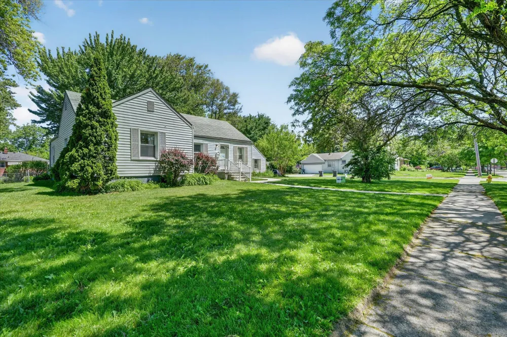 14000 Wales Street Oak Park, MI 48237