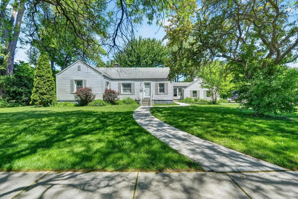 14000 Wales Street Oak Park, MI 48237