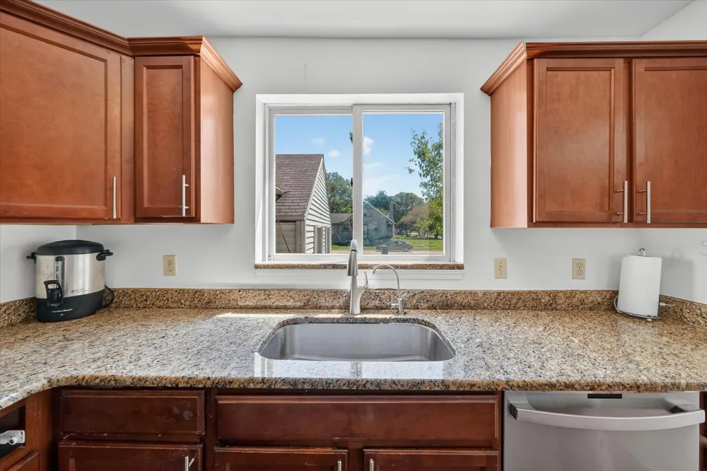 14000 Wales Street Oak Park, MI 48237