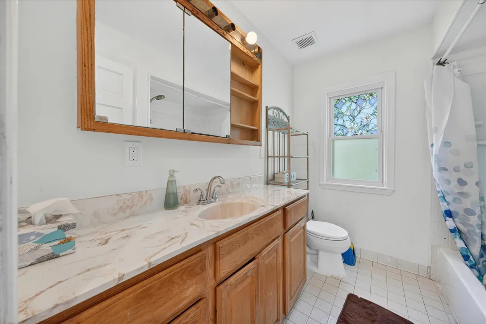 14000 Wales Street Oak Park, MI 48237
