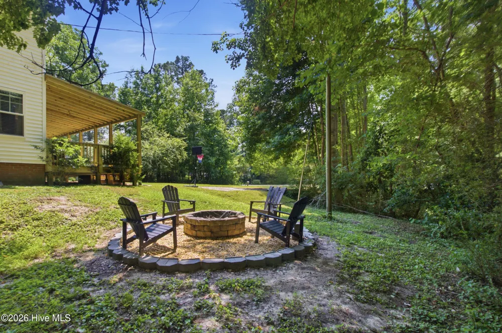 1228 Core Point Road Blounts Creek, NC 27814