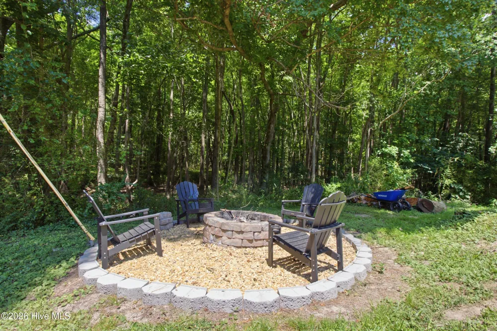 1228 Core Point Road Blounts Creek, NC 27814