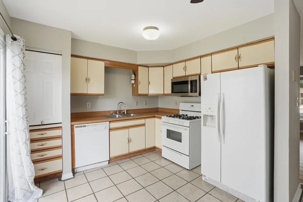 6089 Maryland Street Merrillville, IN 46410