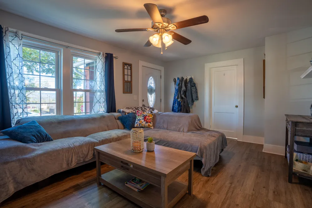 618 Elm Avenue South Pittsburg, TN 37380