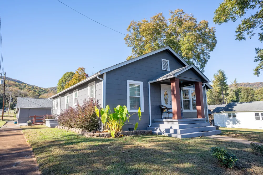 618 Elm Avenue South Pittsburg, TN 37380
