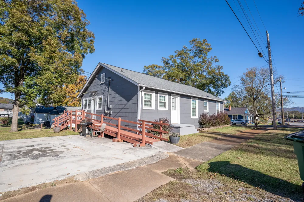 618 Elm Avenue South Pittsburg, TN 37380