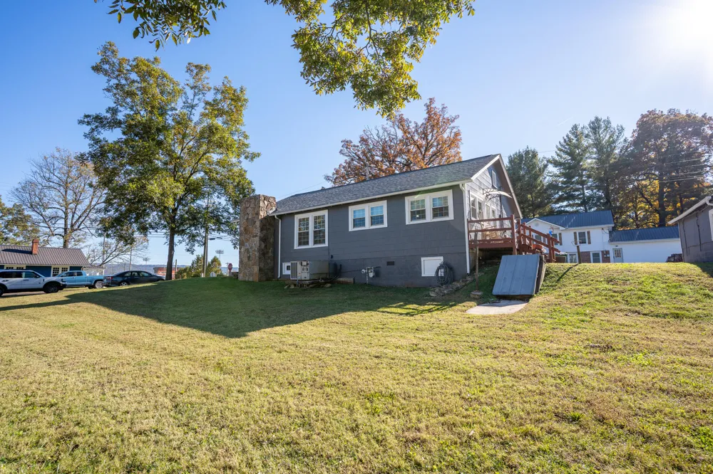 618 Elm Avenue South Pittsburg, TN 37380
