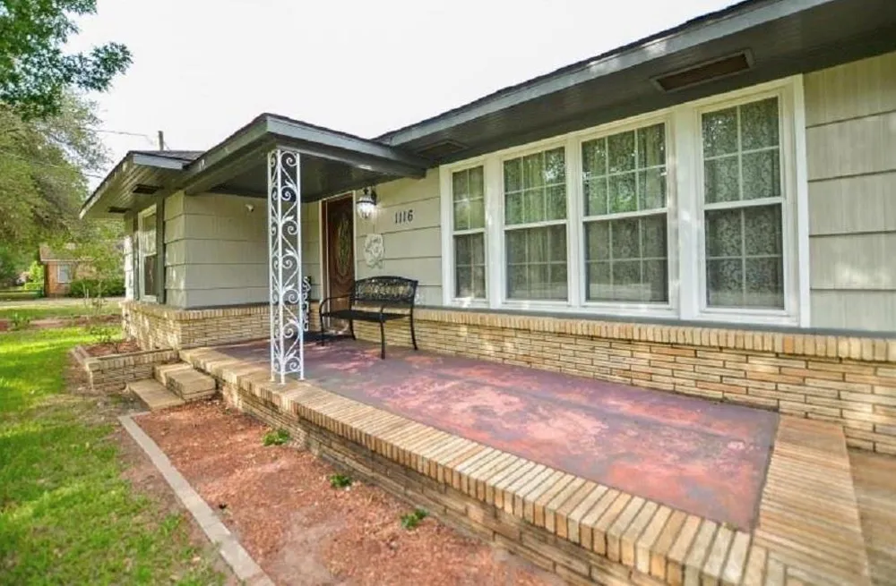 1116 Meyer Street Sealy, TX 77474