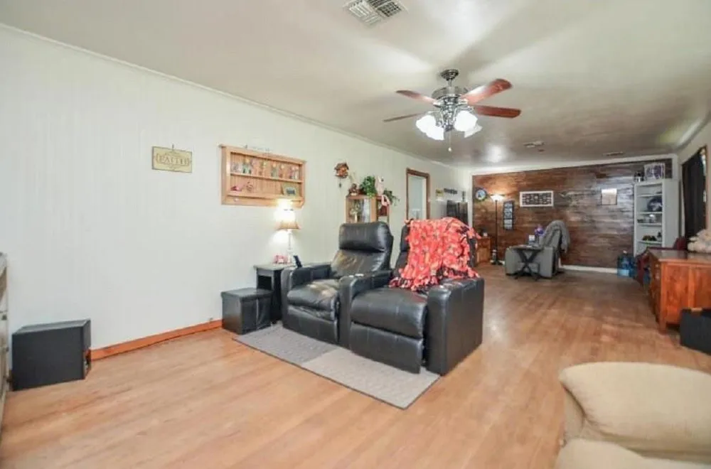 1116 Meyer Street Sealy, TX 77474