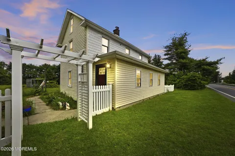 884 Monmouth Road