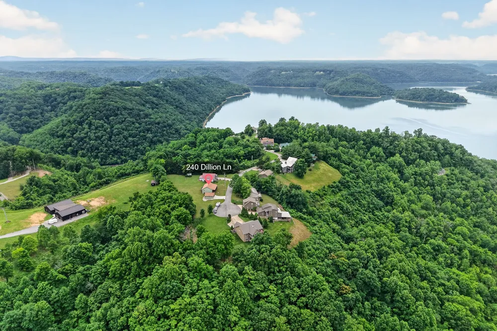 240 Dillon Ln Baxter, TN 38544