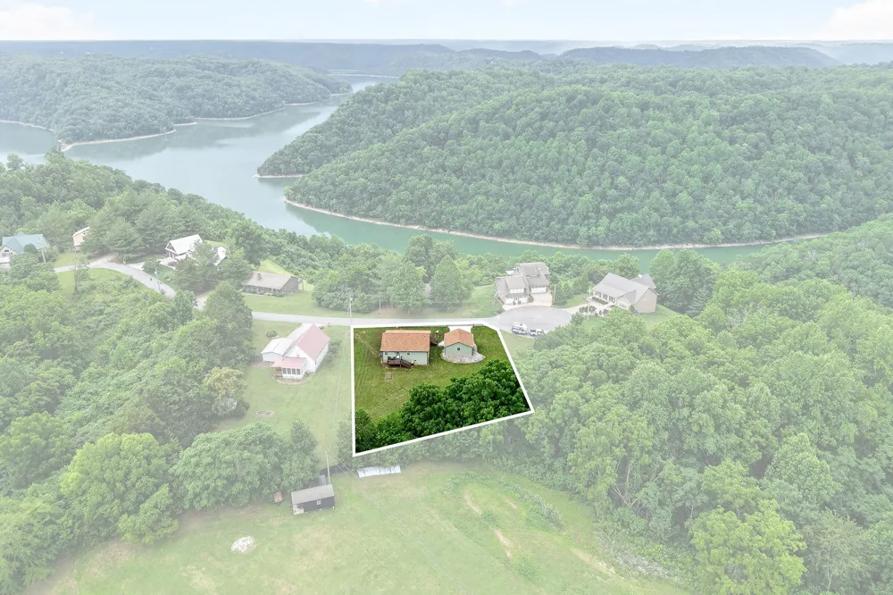 240 Dillon Ln Baxter, TN 38544