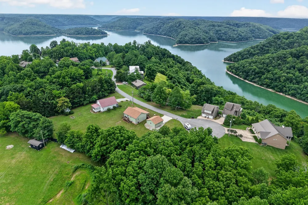 240 Dillon Ln Baxter, TN 38544