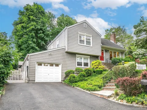 7 Cedar Lane