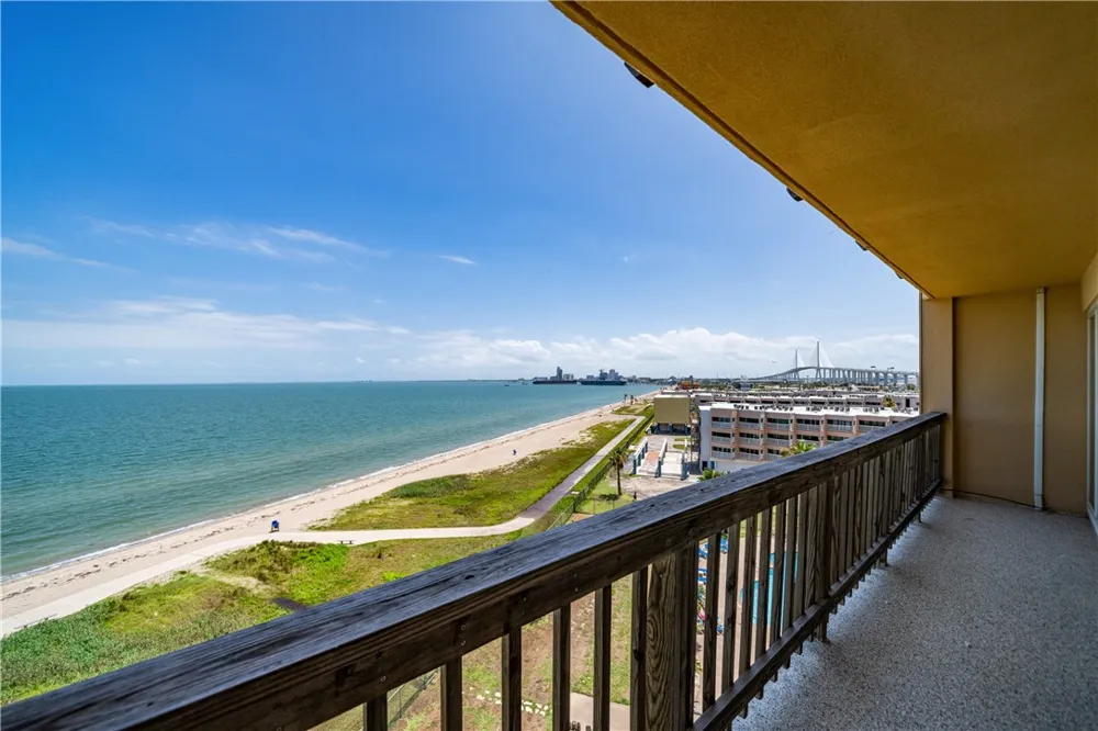 4000 Surfside Boulevard #703 Corpus Christi, TX 78402