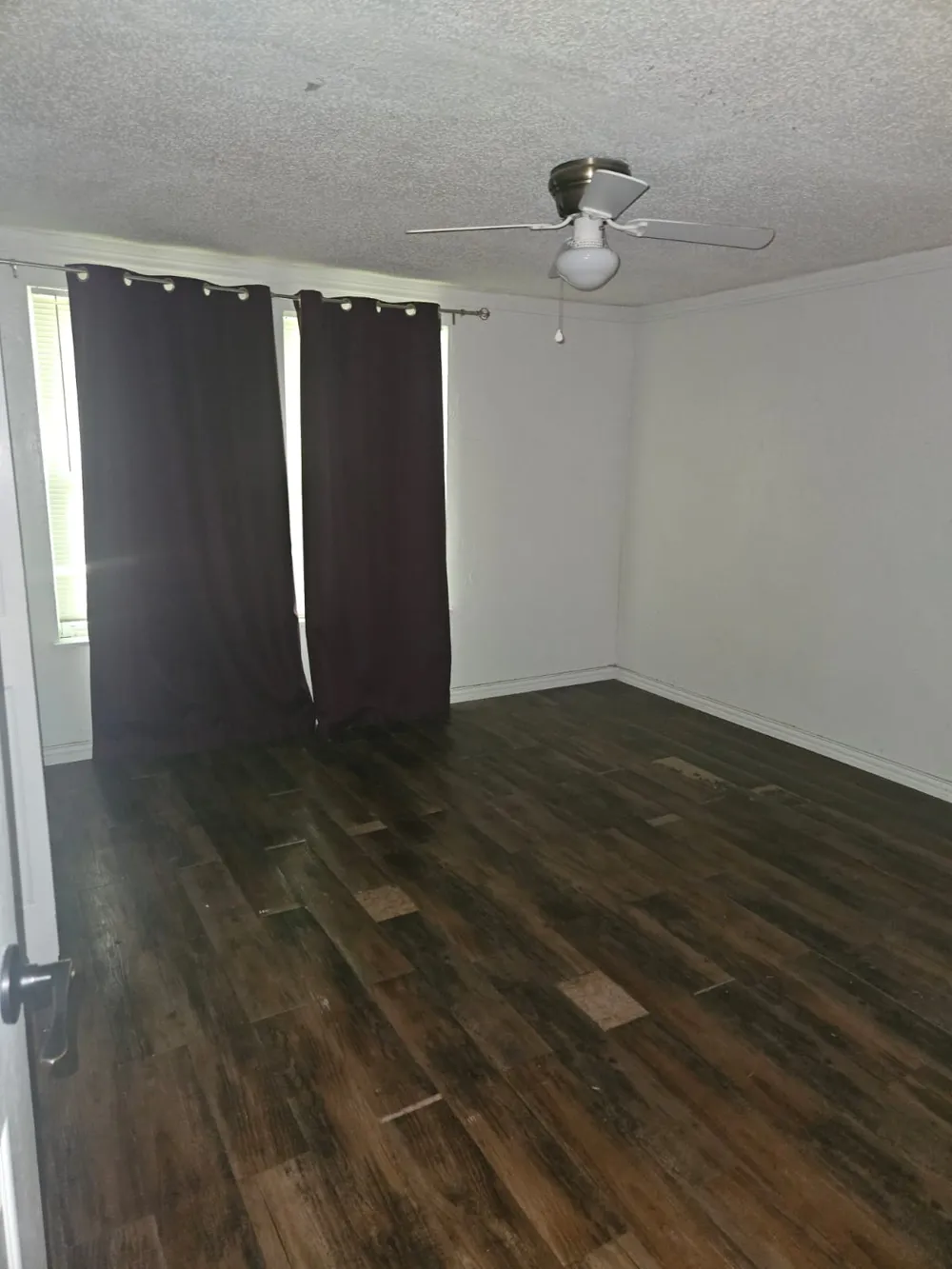 907 Neches Street Lockhart, TX 78644