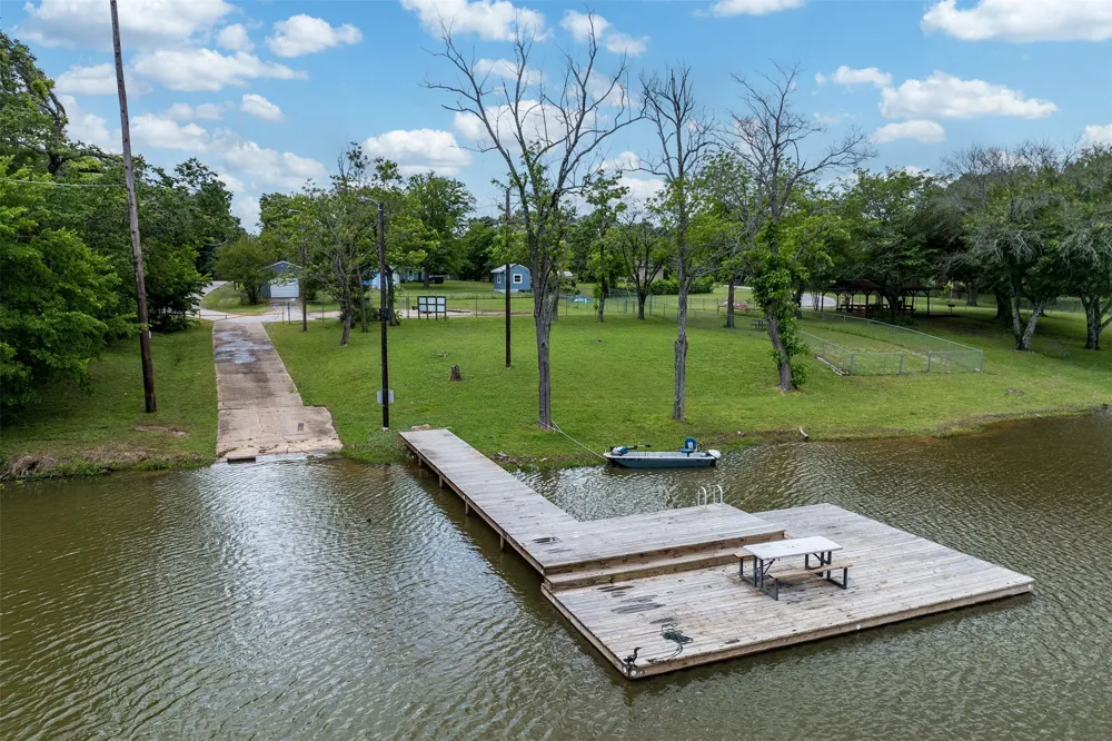 148 Midway Road Tool, TX 75143