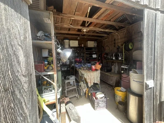 707 County Road 426 Purmela, TX 76566