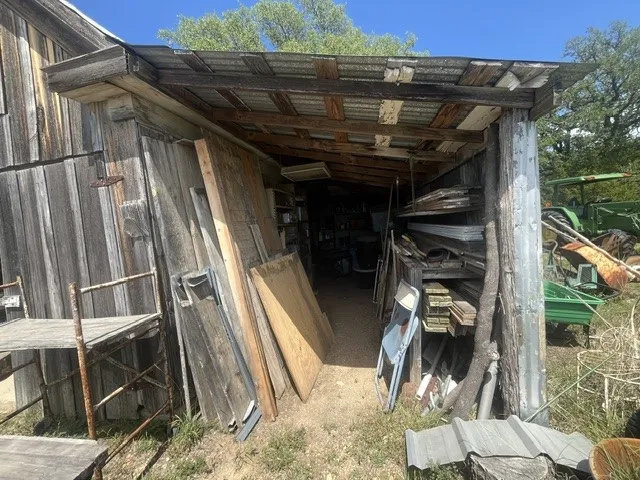 707 County Road 426 Purmela, TX 76566
