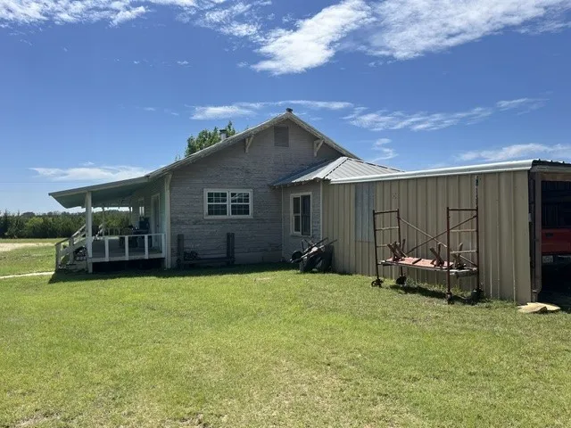 707 County Road 426 Purmela, TX 76566