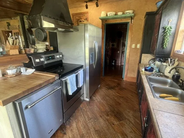 707 County Road 426 Purmela, TX 76566