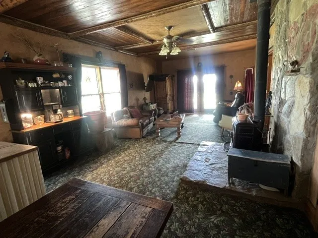707 County Road 426 Purmela, TX 76566
