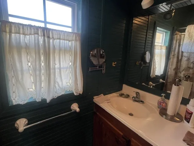707 County Road 426 Purmela, TX 76566