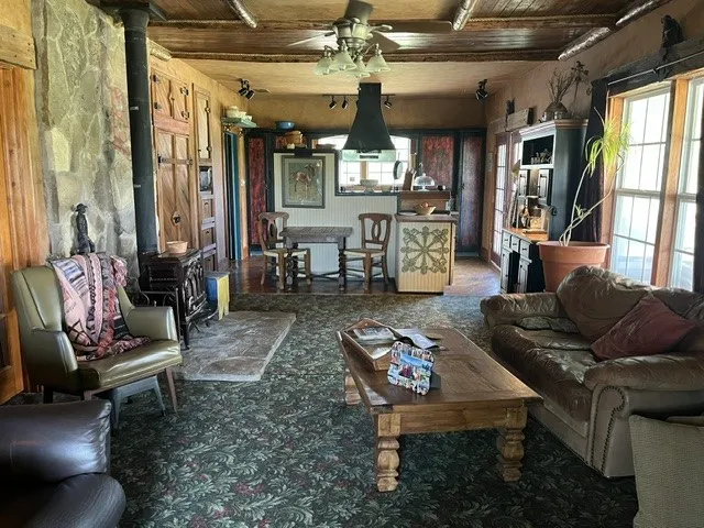 707 County Road 426 Purmela, TX 76566