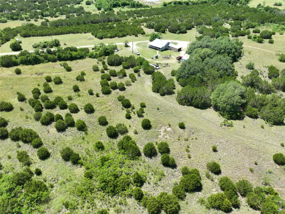 707 County Road 426 Purmela, TX 76566