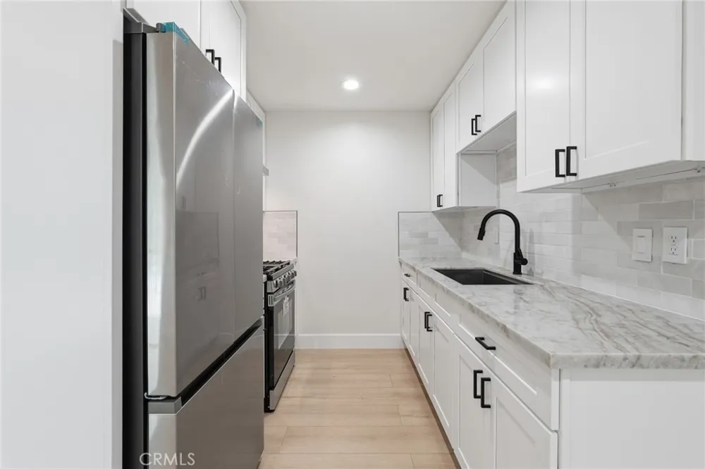 7439 Woodman Avenue #54 Van Nuys, CA 91405