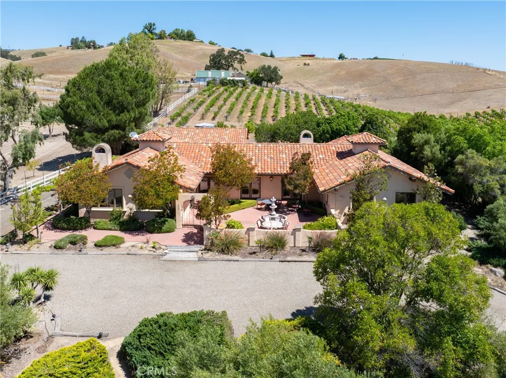 175 White Hawk Templeton, CA 93465