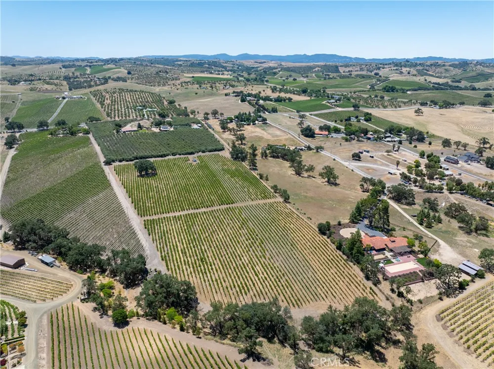 175 White Hawk Templeton, CA 93465