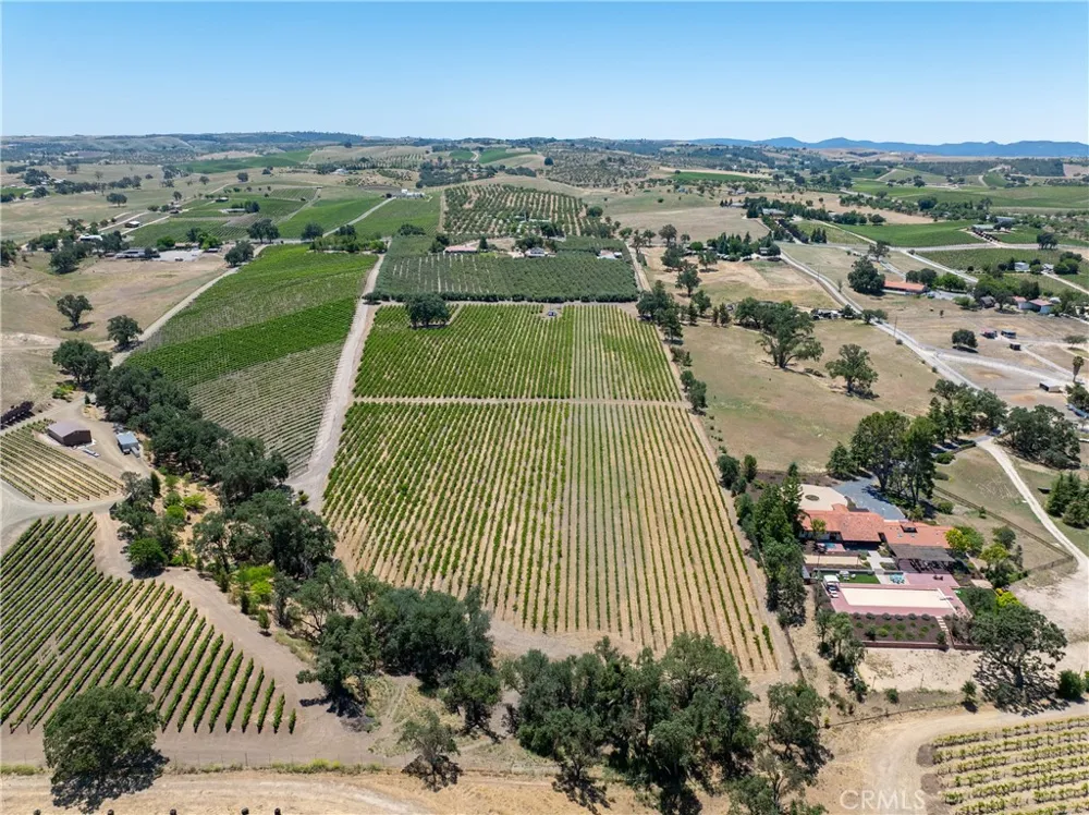 175 White Hawk Templeton, CA 93465