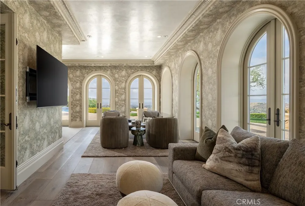 76 Golden Eagle Irvine, CA 92603